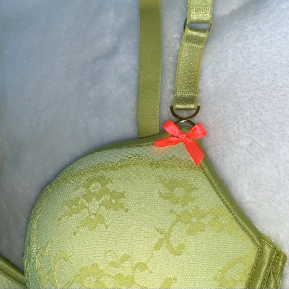 32E Victoria’s Secret Very Sexy Padded Demi Bra Yellow Green Fashion Show 32DD - Picture 10 of 10